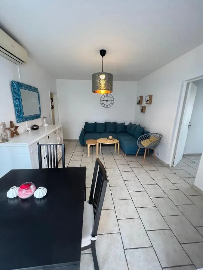 Apartment Joli T3 A 5 Mins A Pied Plage Et Port Avec Parking Sanary-sur-Mer France