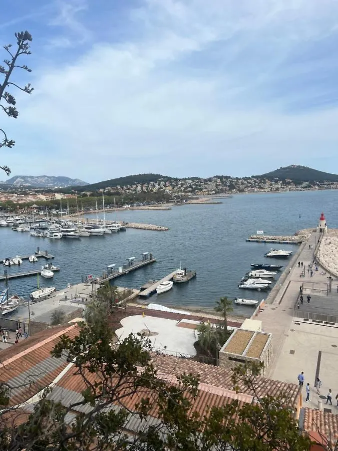 Joli T3 A 5 Mins A Pied Plage Et Port Avec Parking Sanary-sur-Mer 0*,  France