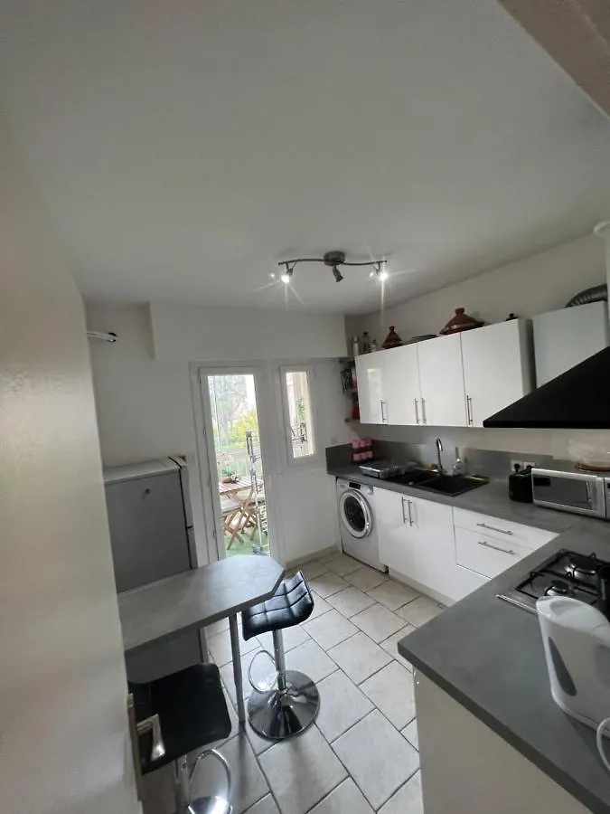 Joli T3 A 5 Mins A Pied Plage Et Port Avec Parking Sanary-sur-Mer Apartment